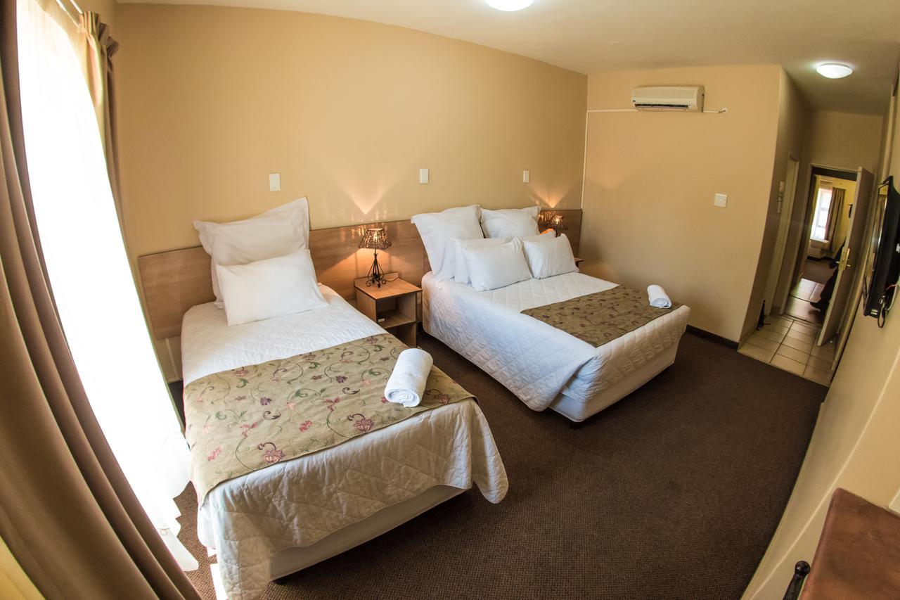 Airport Hotel 金伯利 外观 照片