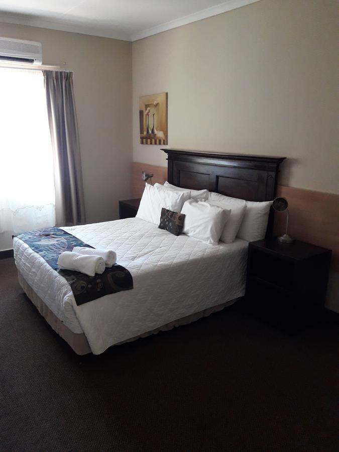 Airport Hotel 金伯利 外观 照片