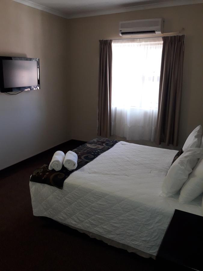 Airport Hotel 金伯利 外观 照片